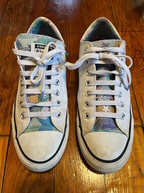 Converse White Low Top Sneakers with Multicolor Star Pattern